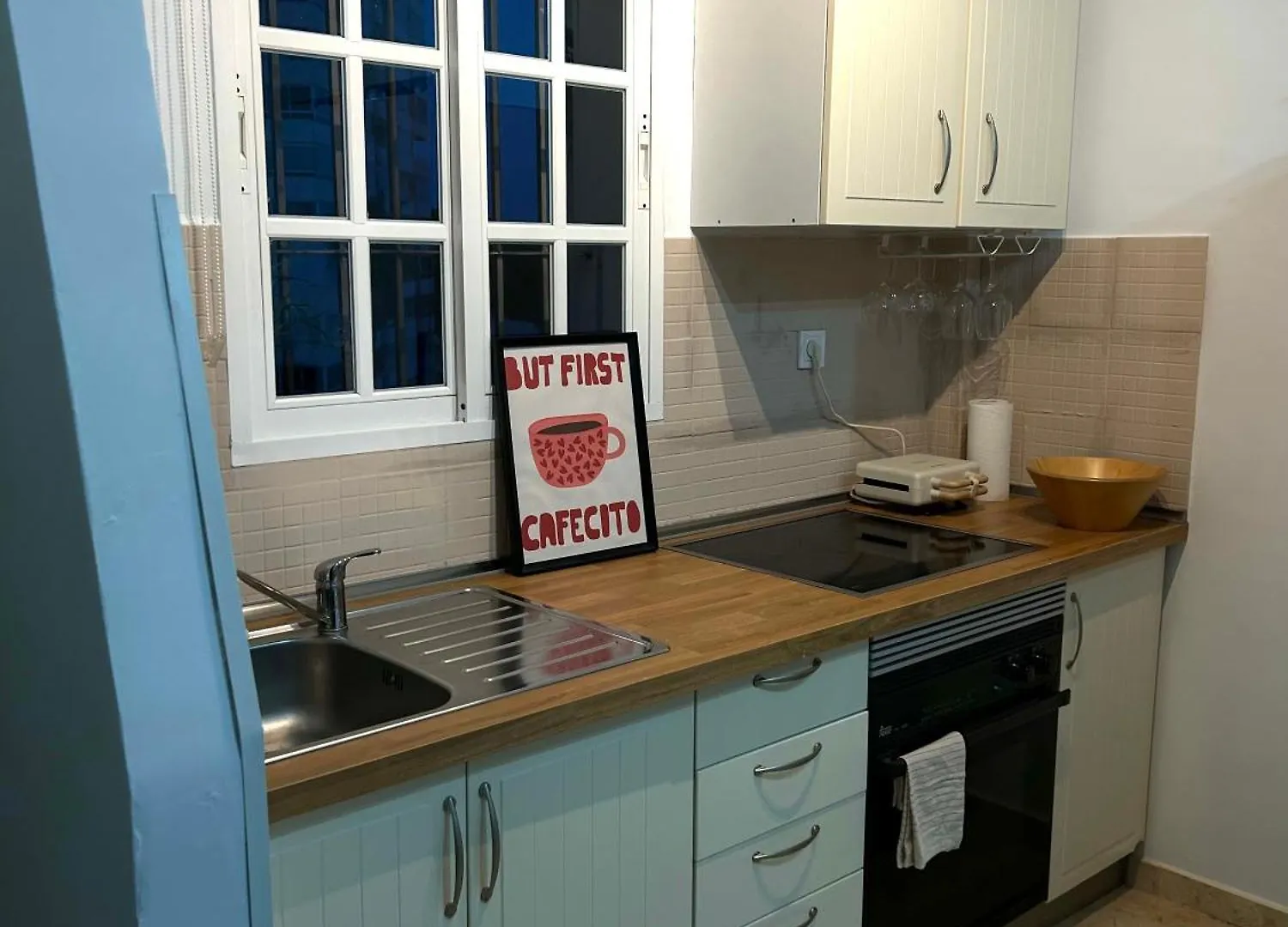 Mediterranean Apartment Near The Beach With Seaview, Pool & Balcony 베날마데나코스타
