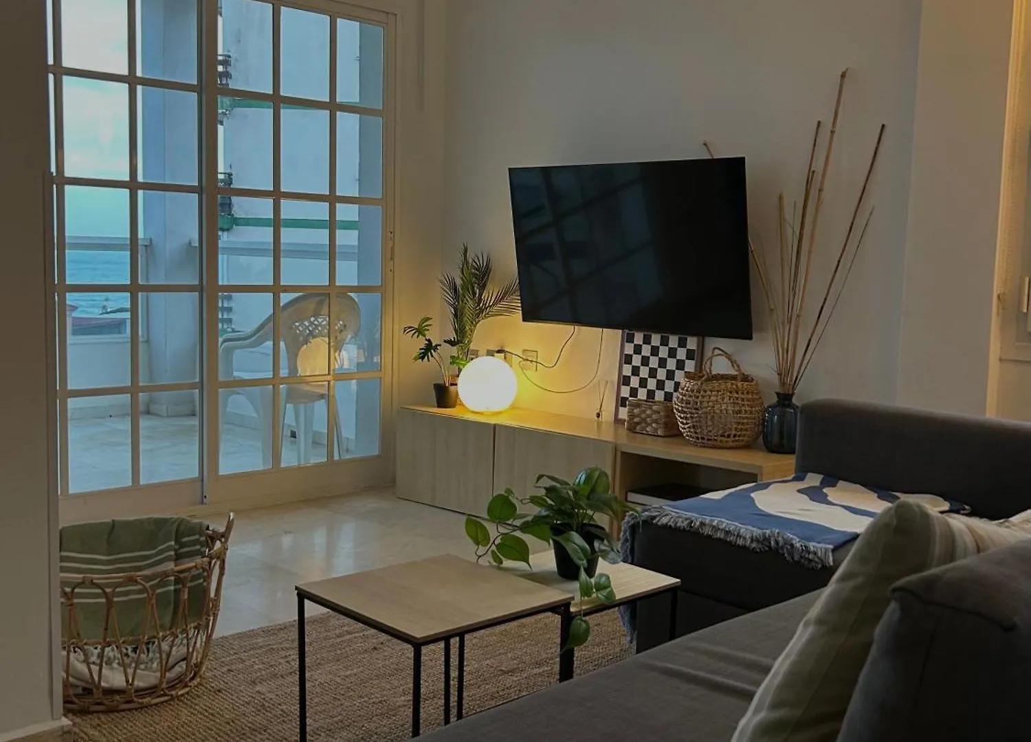 Mediterranean Apartment Near The Beach With Seaview, Pool & Balcony 베날마데나코스타